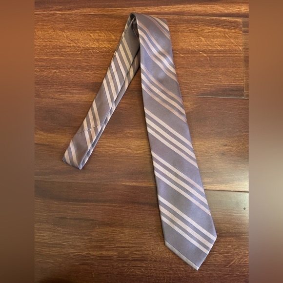 🌿SALE🌿CALVIN KLEIN 100% Silk Gray Repp Tie - Picture 2 of 9